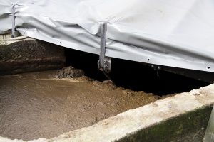 les couvertures de fosse sont de plus en plus demandées par les éleveurs. Résistance, praticité… Les retours d’expérience des éleveurs sont très bons