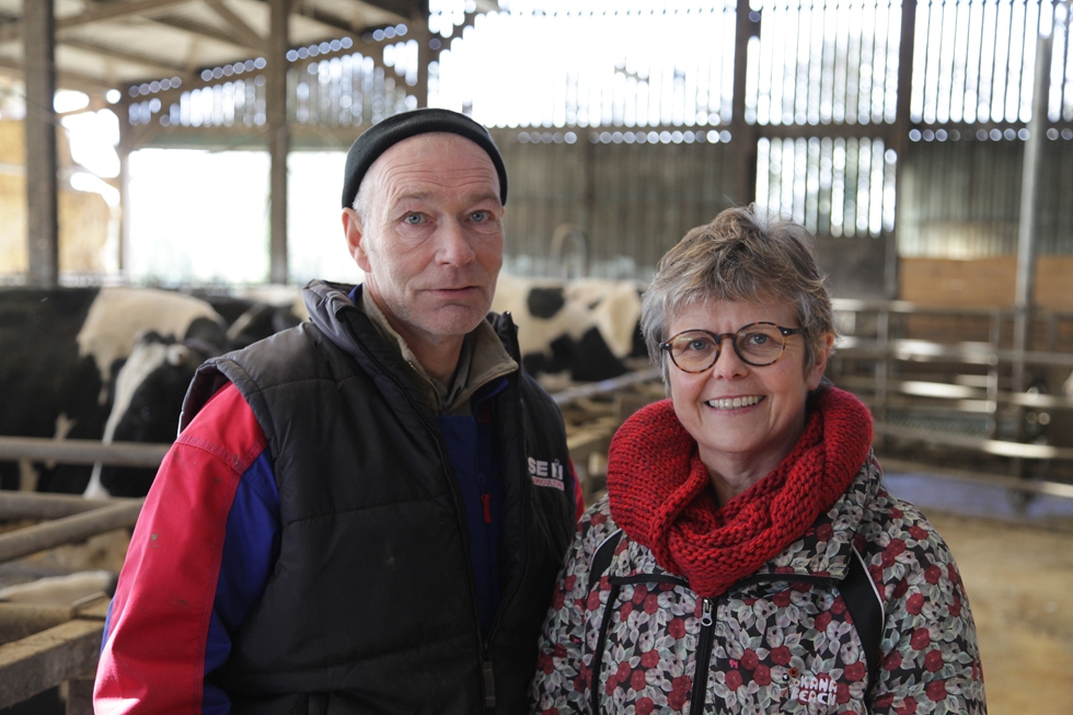 Josette Clément, coordinatrice produits élevage chez Triskalia avec Dominique Léo, producteur laitier au Cambout