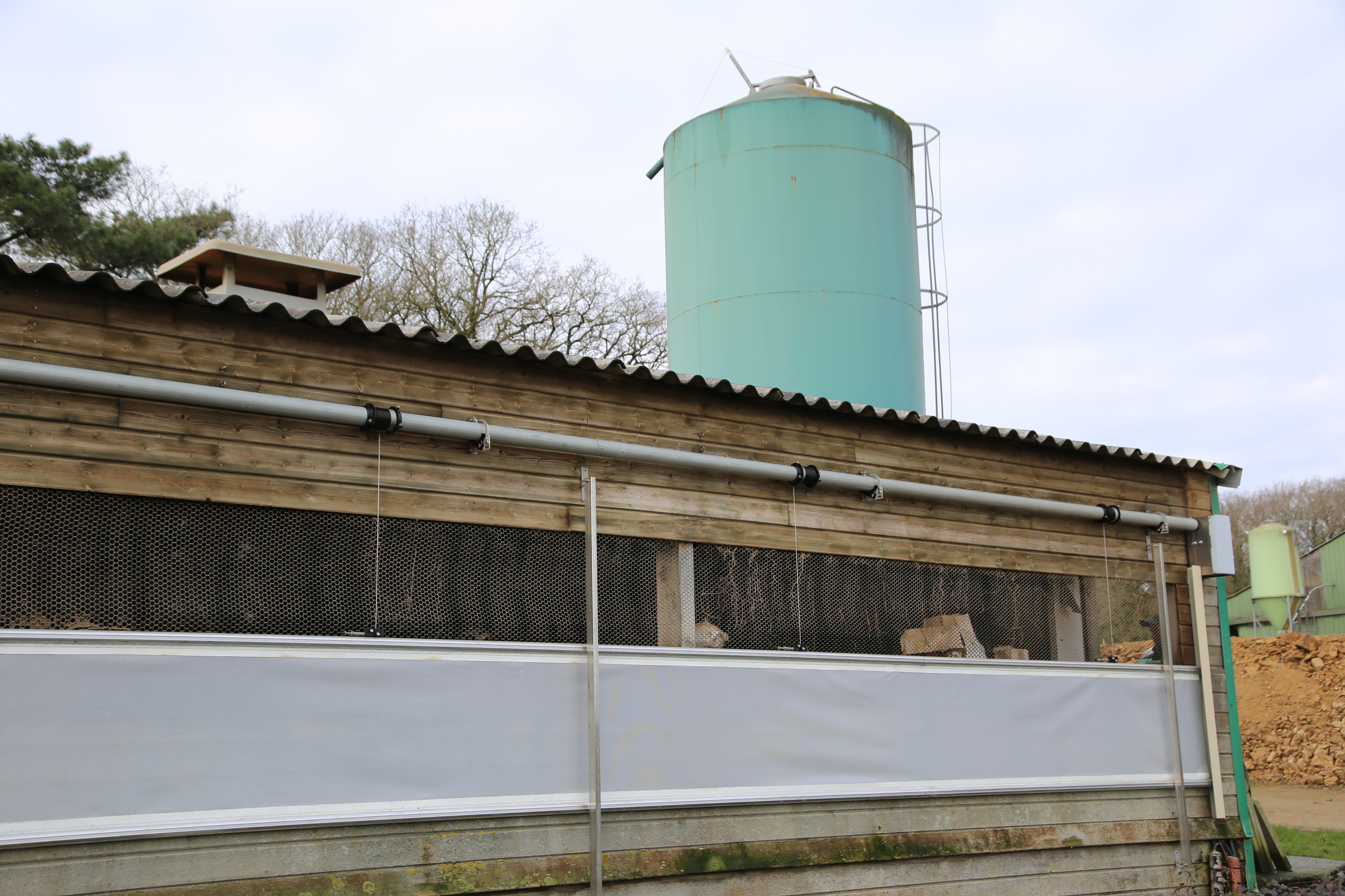 Filets brise-vent pour bâtiment d'élevage