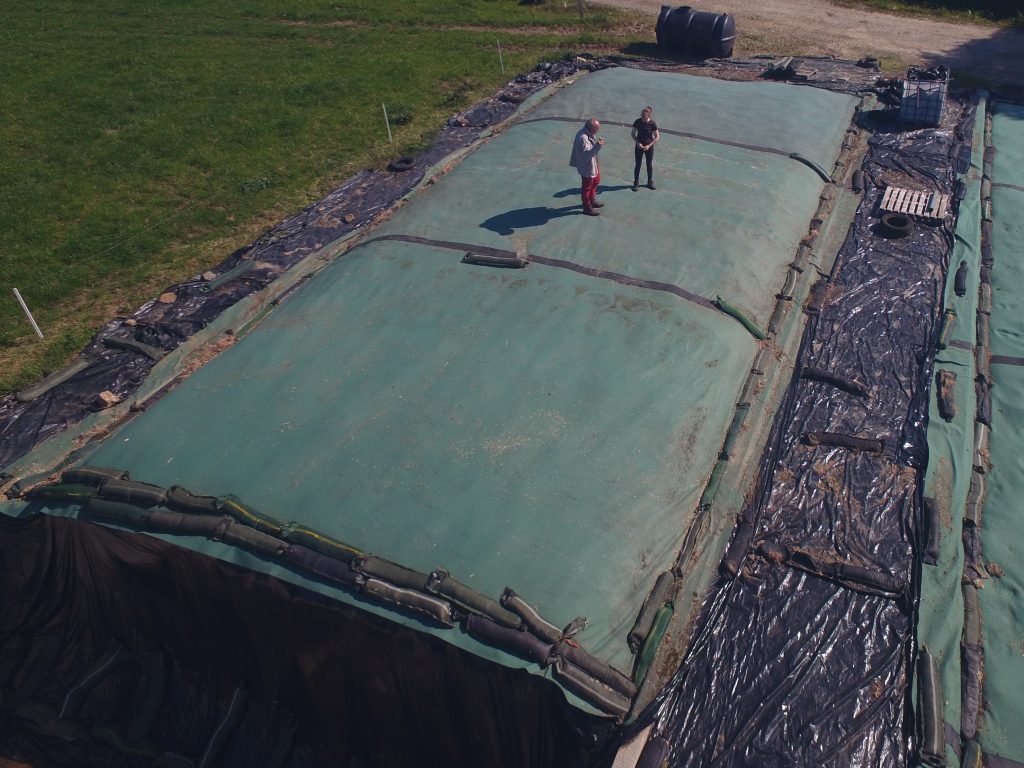 La conservation de l’ensilage est un élément clé dans les performances des élevage.Le Lest’o 500 est à la fois pratique et parfaitement isolant.